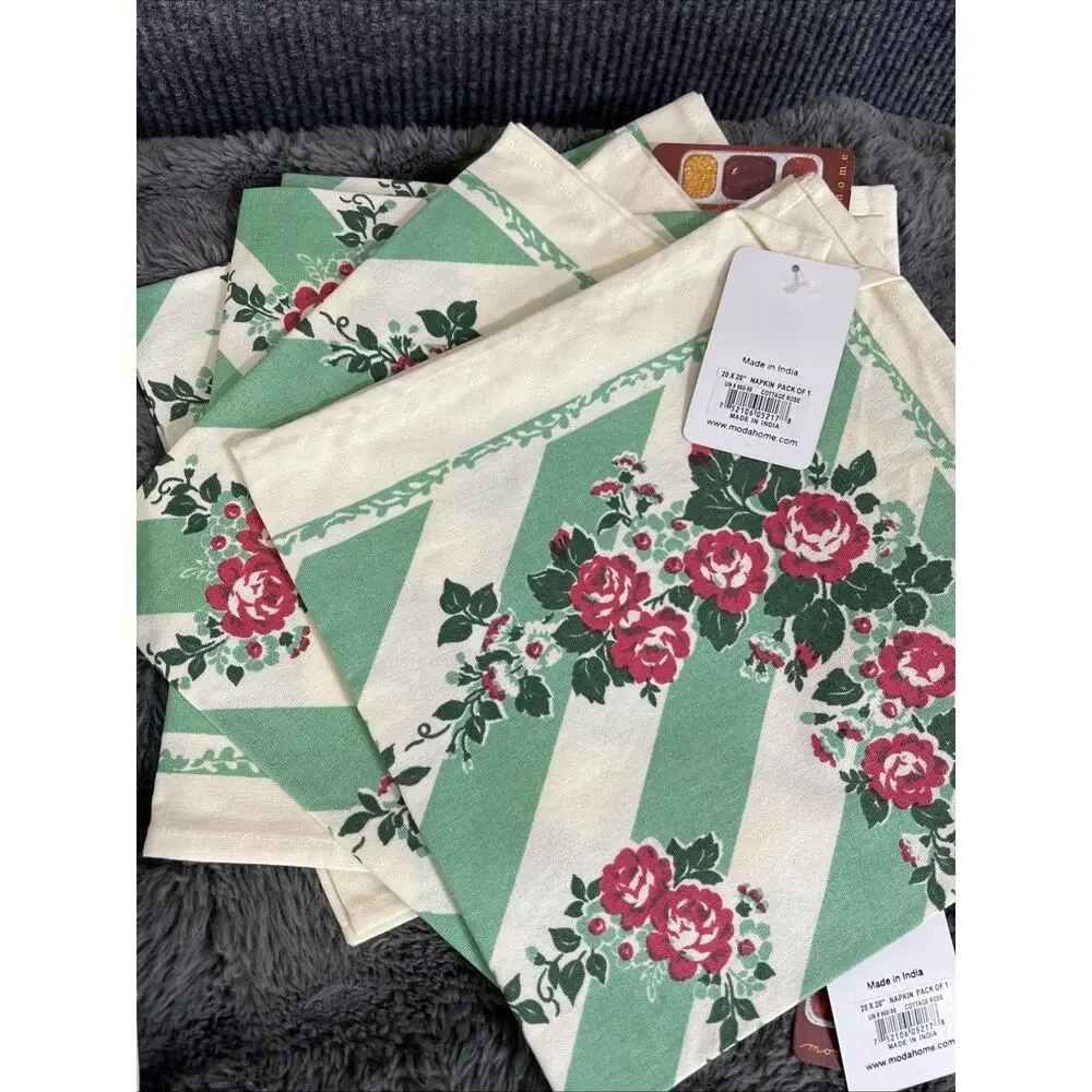 Moda Home Cottage Rose Fabric Tablecloth And 6 Napkins 52X52